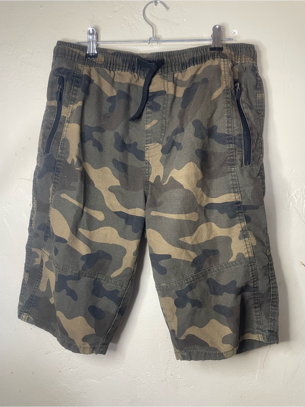 Rocawear Men's Green Camo Shorts M Canvas Elastic Drawstring